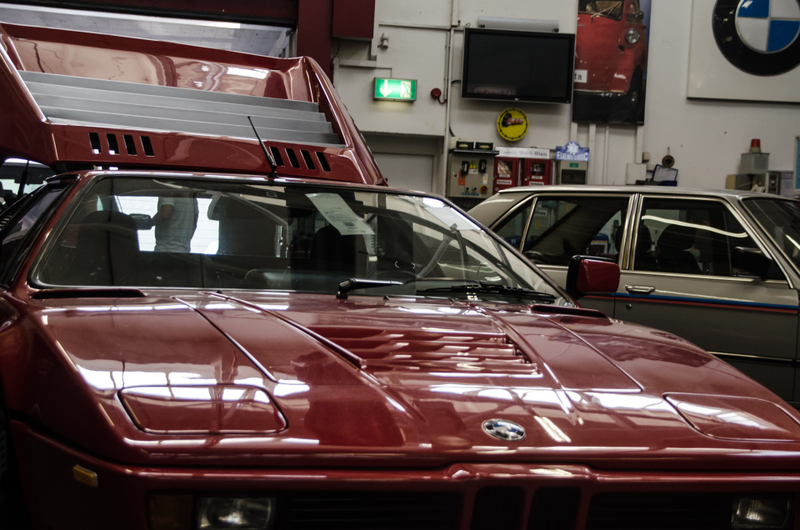Illustration for article titled Photodump: A classic Porsche car meet.